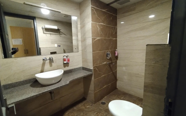 Saltstayz Express - Medicity (Near Medanta Hospital)