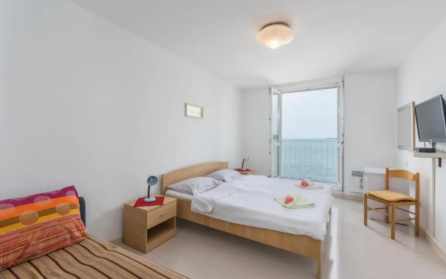 One bedroom apartment with direct sea view located in the old town of Porec - Apartment in Porec - Photo 4