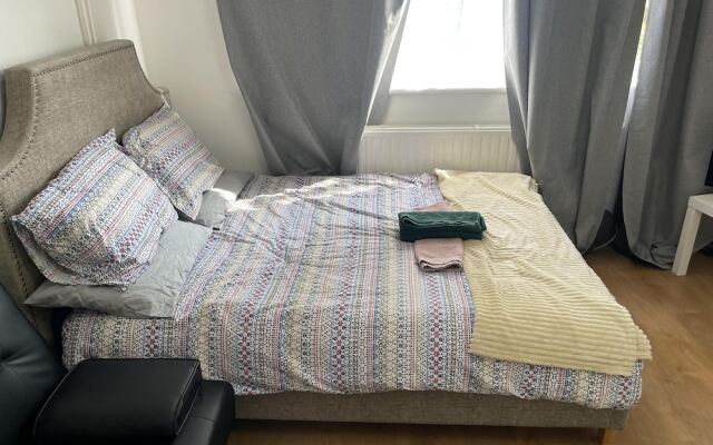 Great 5-bed Wembley Home 25min From Central London