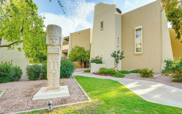 Walkable Scottsdale Condo w/ Pool Access!
