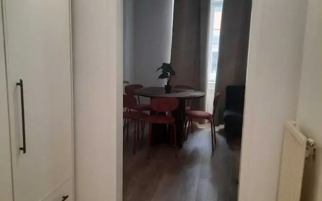 Modern 1BR With Living Room Central