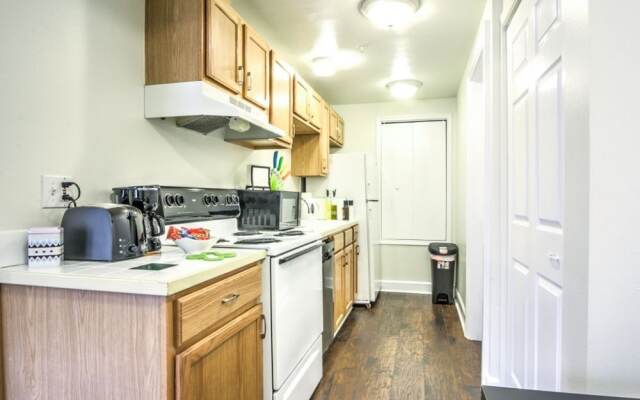 Hosteeva Capitol Hill Condos