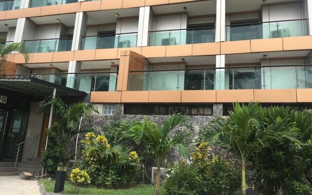 Maroko Bayshore Suites