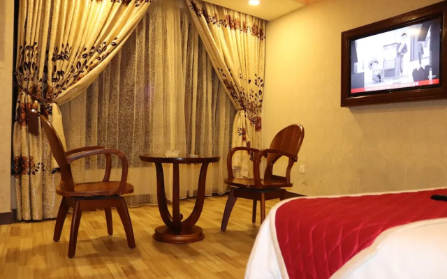 Hyders Park - The Business Hotel