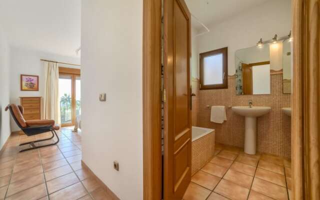 Villa - 7 Bedrooms with Pool and WiFi - 104969