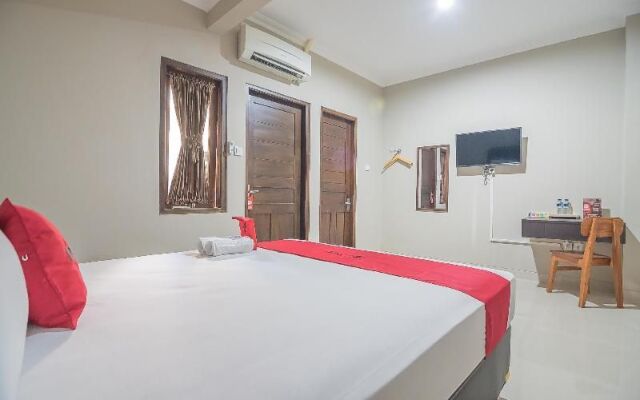 RedDoorz near Ambarukmo Yogyakarta 2
