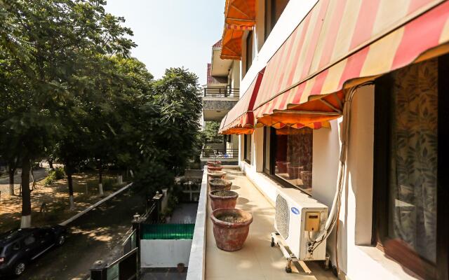 OYO 8337 DLF Phase 4