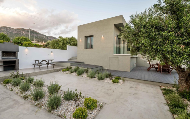 Nama Luxury Villa 250m From the sea Makry Gialos
