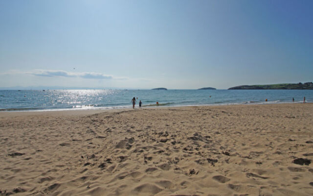 Holiday Home Sgubor y Rhyd