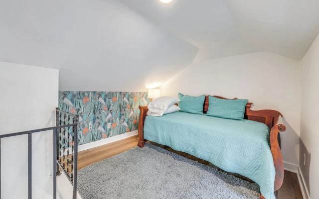 Waterfront Urbanna Home w/ Private Dock & Pool