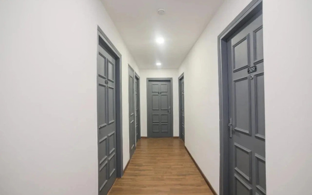 OYO Townhouse 82 Chander Nagar Janakpuri