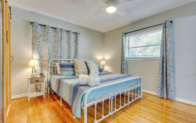 Stylish Pensacola Retreat w/ Patio & Grill!