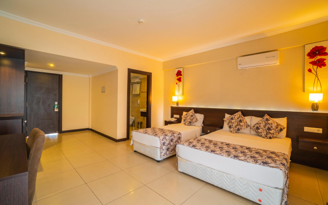 Sunshine Holiday Resort