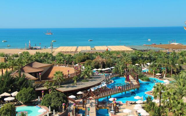 Royal Dragon Hotel – All Inclusive