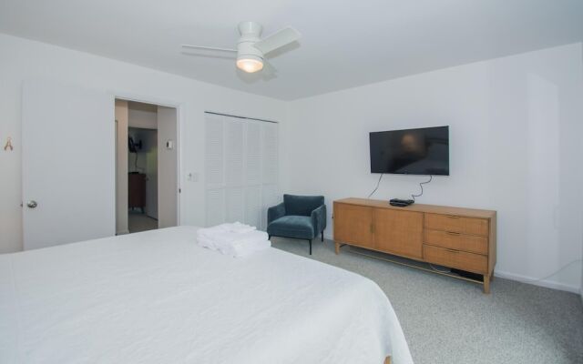 332 Captain John Fripp Villa