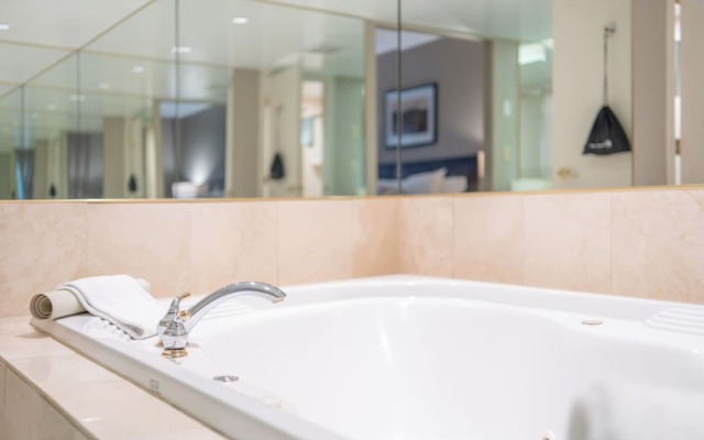 Horseshoe Valley Suites - The Azure