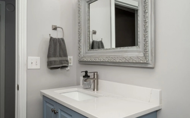 Heart of Mainstrasse Apt 3