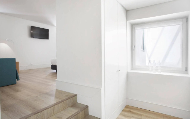 Lisbon Serviced Apartments - Ascensor da Bica