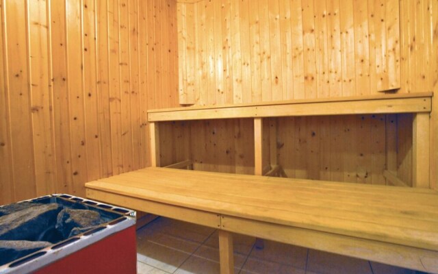 Nice Home in Split With Sauna, Wifi and 7 Bedrooms