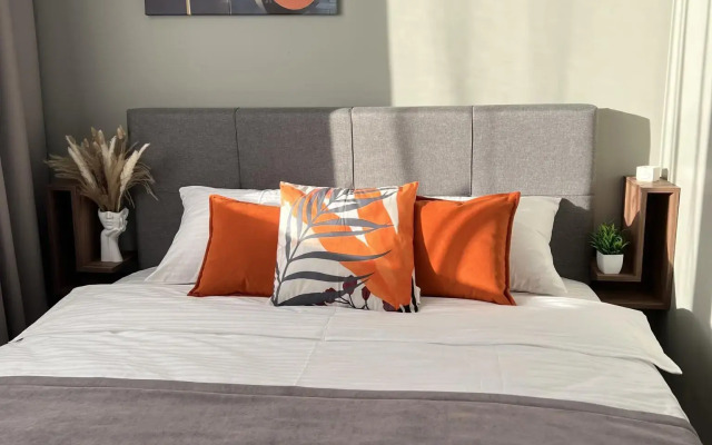 Salyut Apartments on Leninsky Prospekt