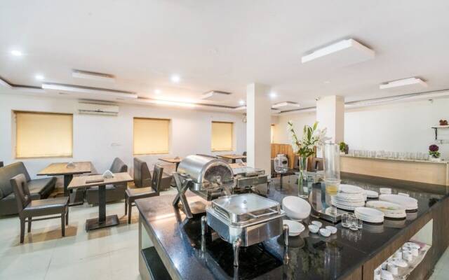 Iroomz Hotel Fusion Inn