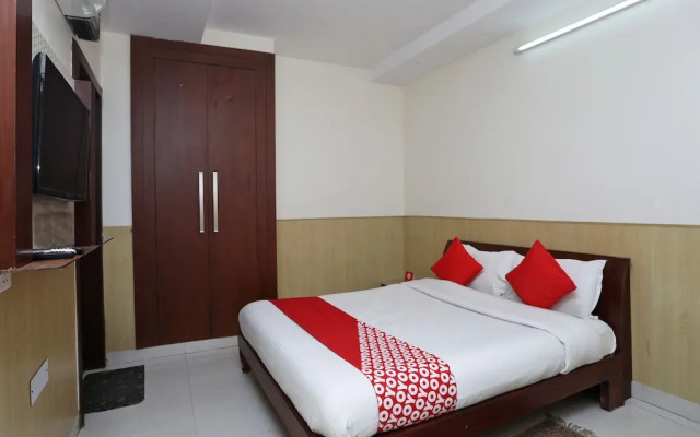OYO 2295 Hotel Razia Inn