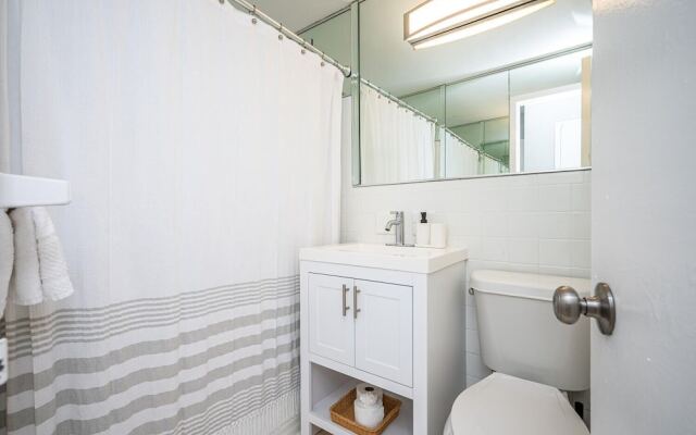 ATL Downtown 2BR with Free Parking Gym