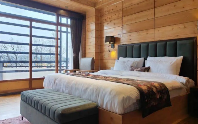 Mount Bayul Shangri-La Resort