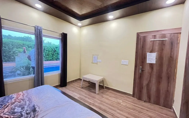 GoBravo 37 - 2Bhk Farm with Pool & Garden Sec150 Noida