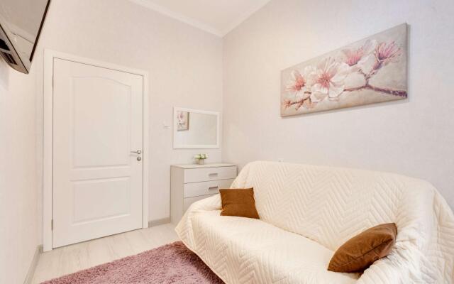 Апартаменты на набережной реки Мойки 28