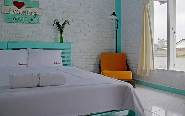 RedDoorz Near Stt Telkom