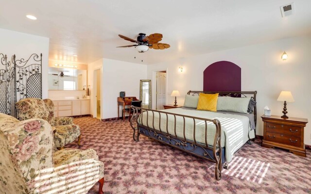 Spacious Hildale House w/ Large Deck!