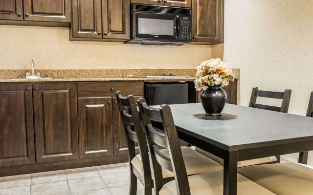 Comfort Suites Canton - Detroit