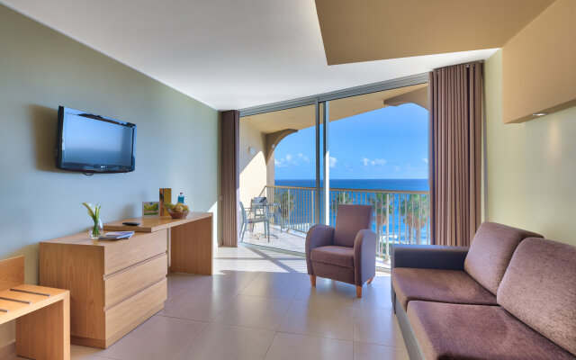 Hotel The Views Oasis - Family Friendly