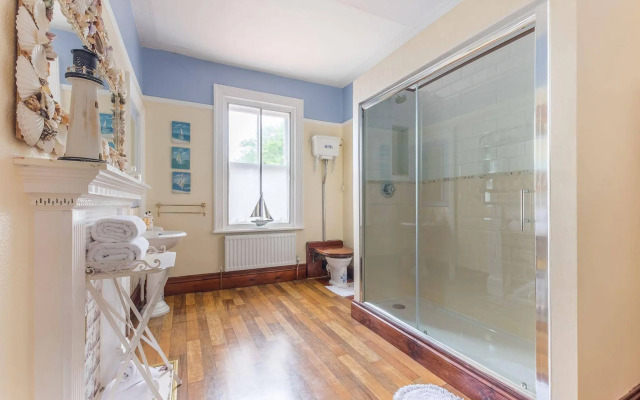 Woodside Villa Whitby