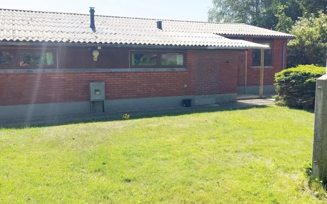 10 Person Holiday Home in Albaek