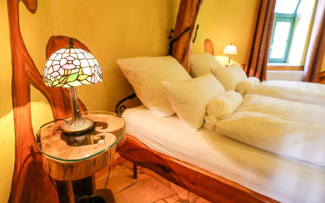 Backstage Hotel