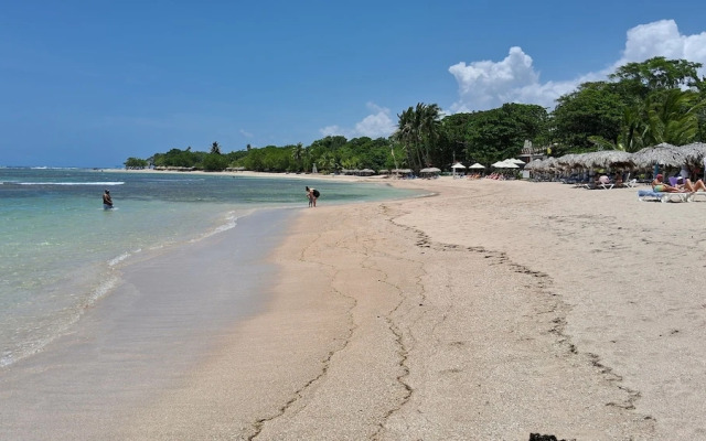 CortLang Vacation Rentals Costambar