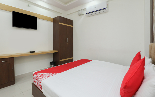 OYO 12544 Varcity Twin Towers