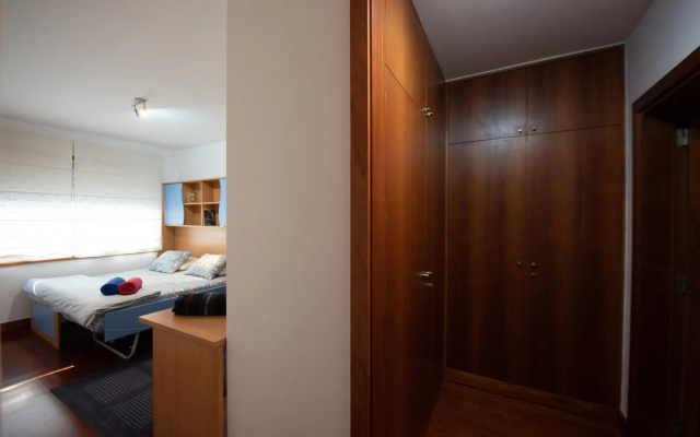 Apartament em condominio com Piscina