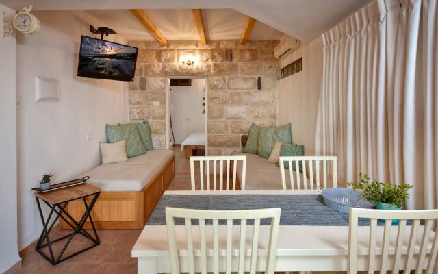 Accommodation Units The Mansion Had Nes