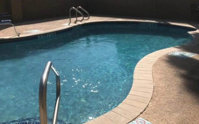 Shary Inn and Suites