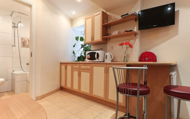 Ап-ты «Австрийский Дворик», Фурштатская, 45