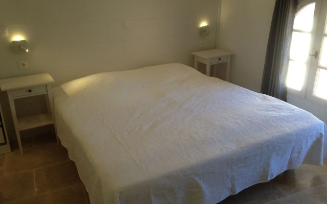 Modern House With Terrace, Near the Popular St. Maxime