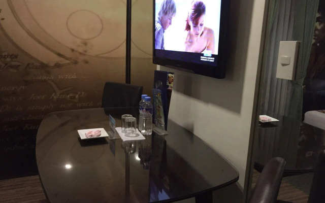 Icon Hotel Macapagal