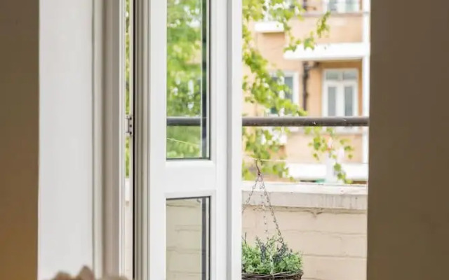 3-bedroom Apartment in Kensington