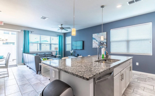 5134 Compass Bay