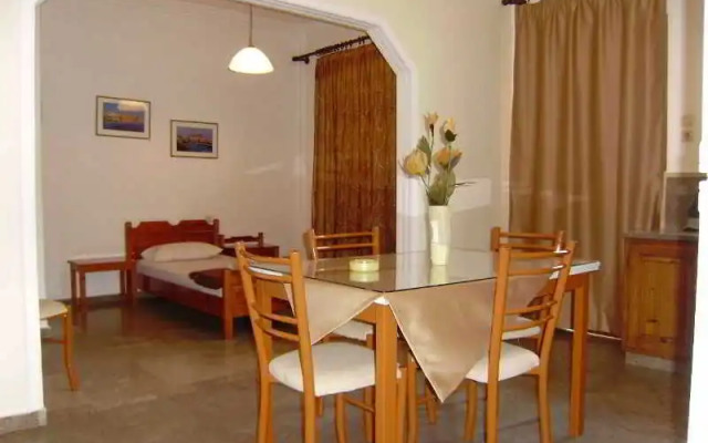 Nicolas Studios&Apts