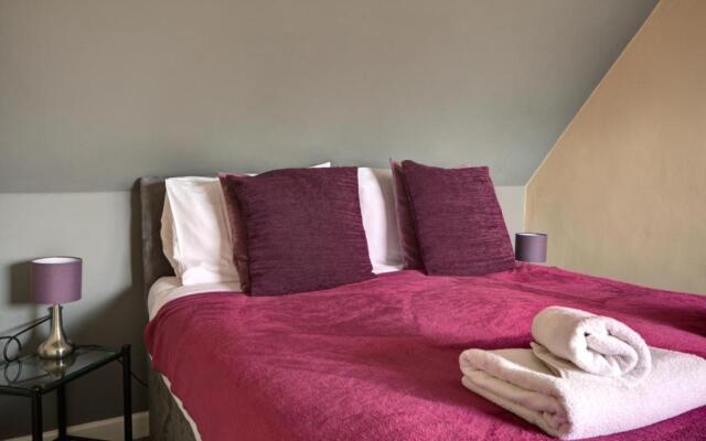 Walkers Court By Treetop Property