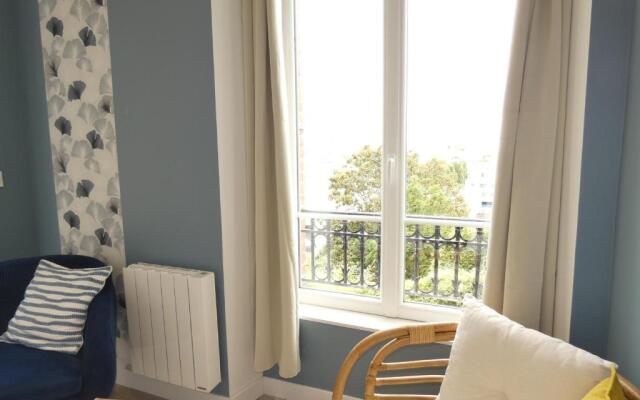 Charmant studio, terrasse privative [Moulin Blanc]